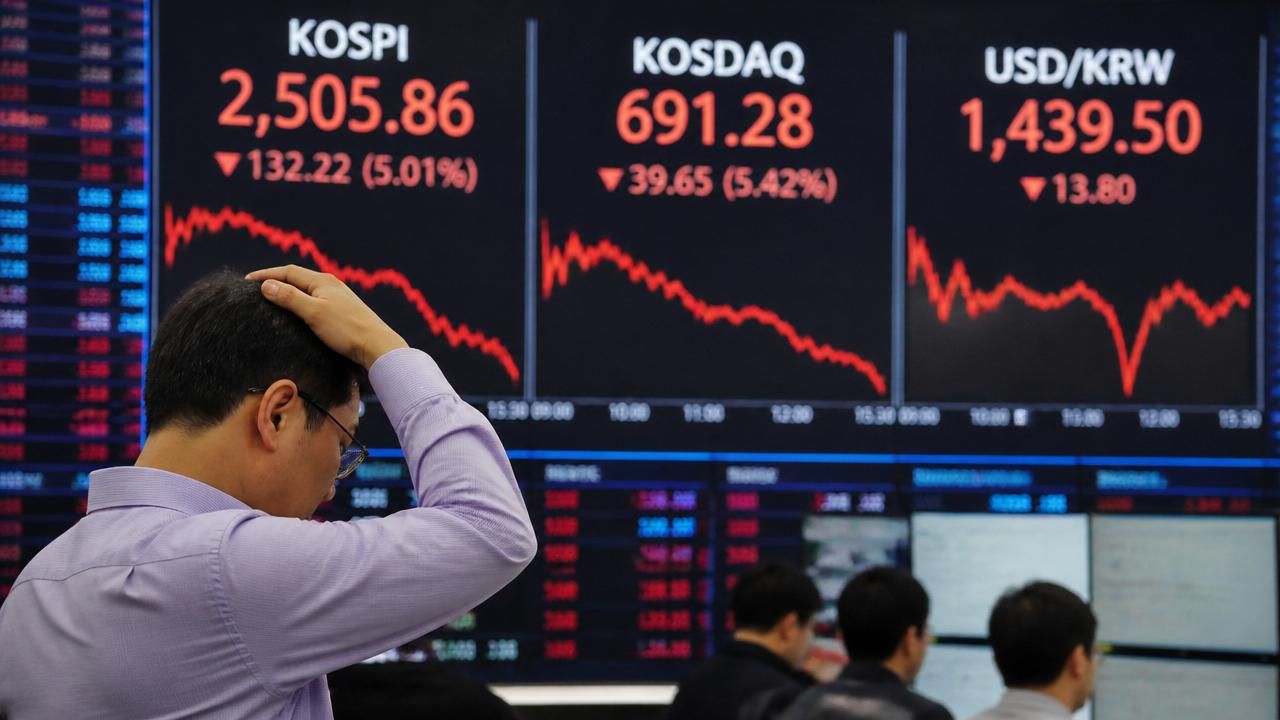 Chip Stock Rout Deepens as TSMC Selloff Drives Taiwan Correction, KOSPI Triggers Circuit Breaker