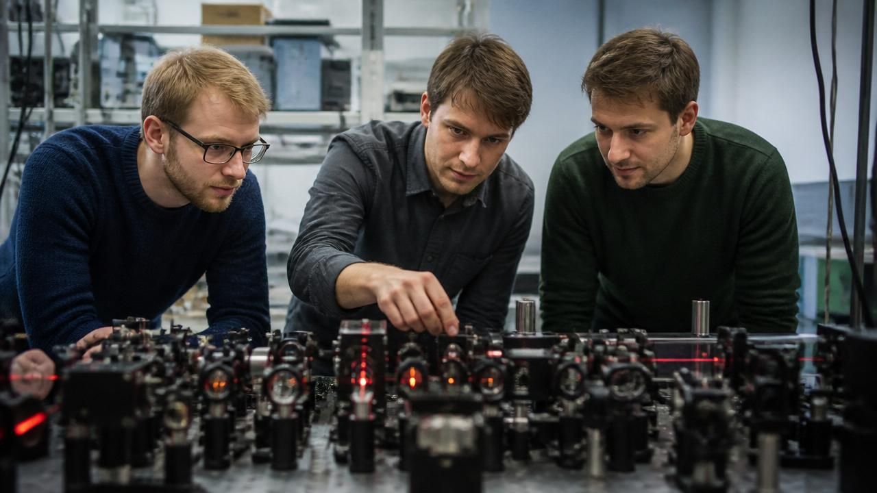 Norwegian Physicists Explore What Happens When You Try to 'Chop' a Photon in Half
