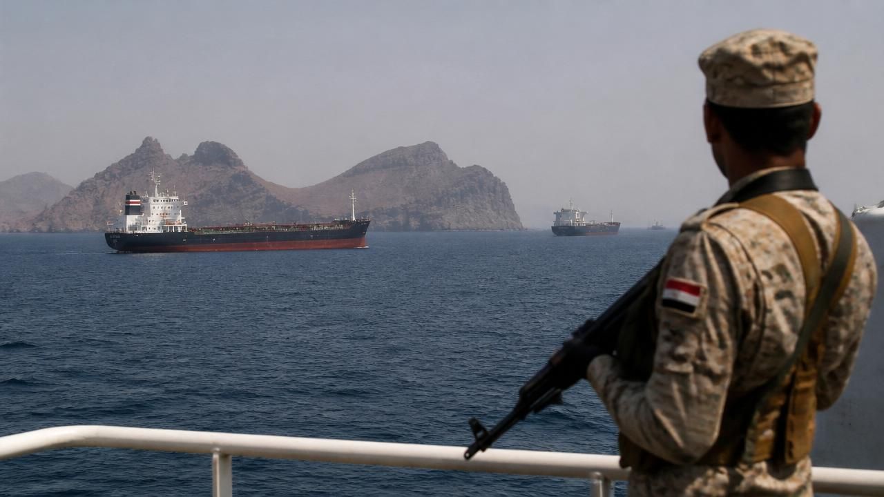 Iran Conflict Threatens Second Major Oil Route, Sparking Global Economic Fears