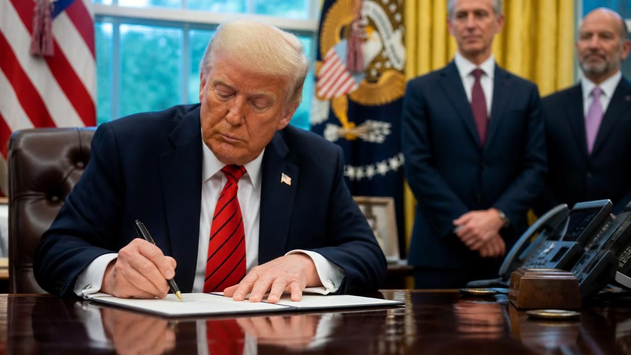 Trump Signs New Space Transportation Policy Aiming for 1,000 Launches a Year by 2030