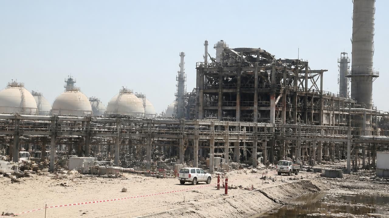 Qatar LNG Crisis: Repairs Could Take Five Years as $24 Billion Slips Away